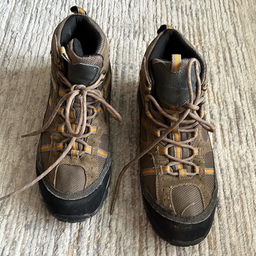 Men Eddie Bauer waterproof boots